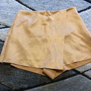 Suede Caramel skirt/shorts